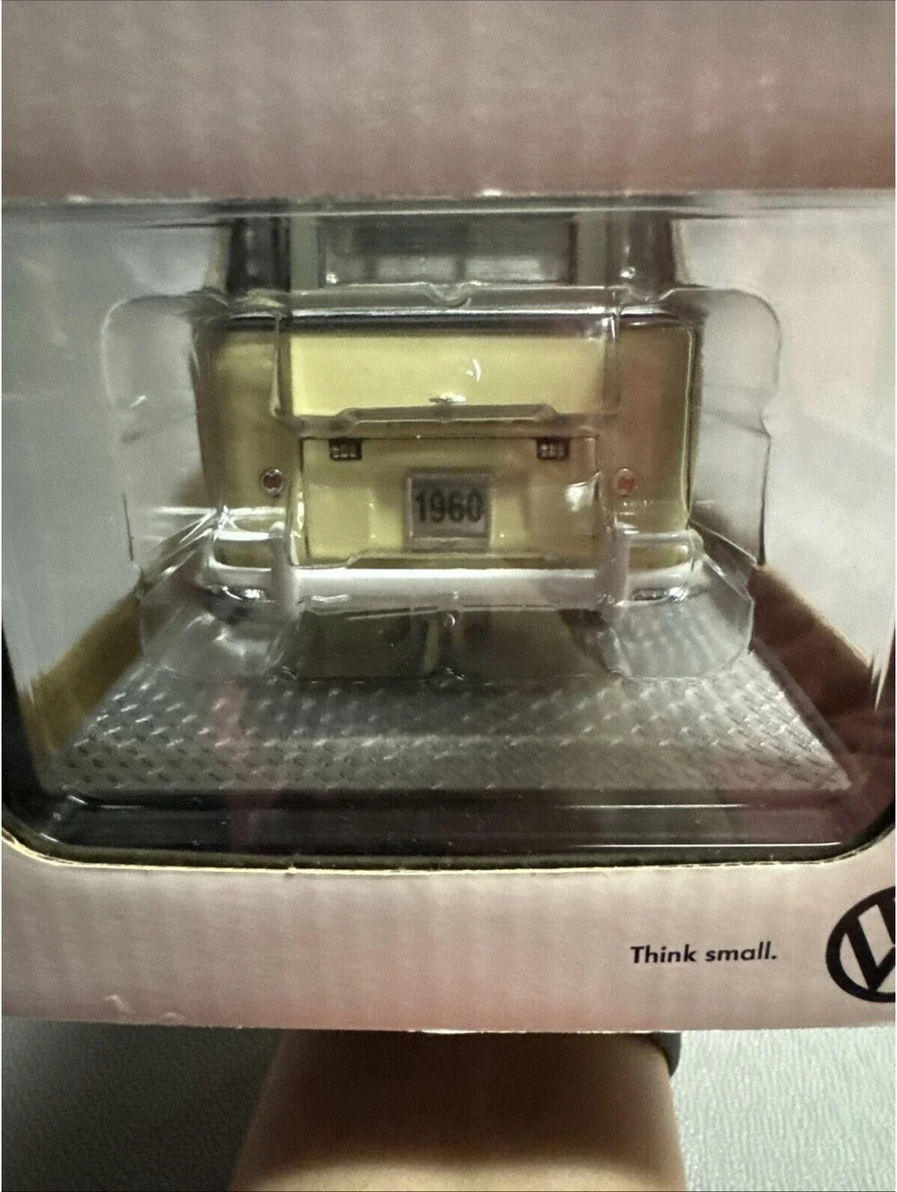 M2 Machines 1/24 1960 VW Microbus Deluxe USA Model S05 Cream White Open Rag Top